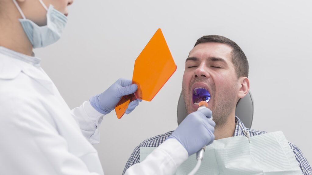 Remoção dos dentes do siso: saiba como é realizada